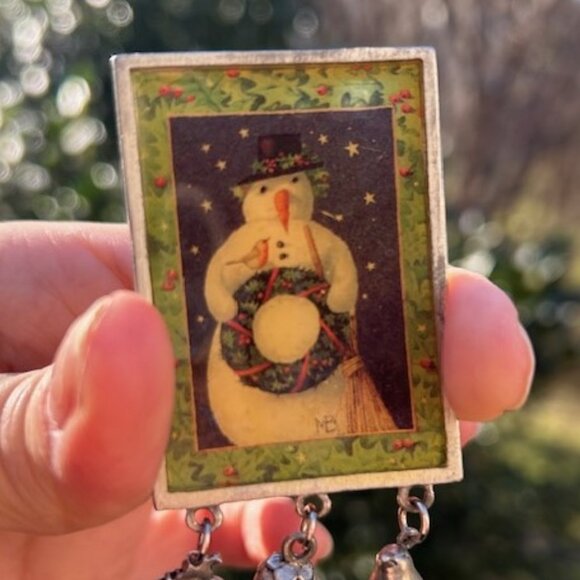HOLIDAY🎄🎄MARJOLIEN BASTIN Snowman Wreath Pewter BROOCH - Picture 5 of 7